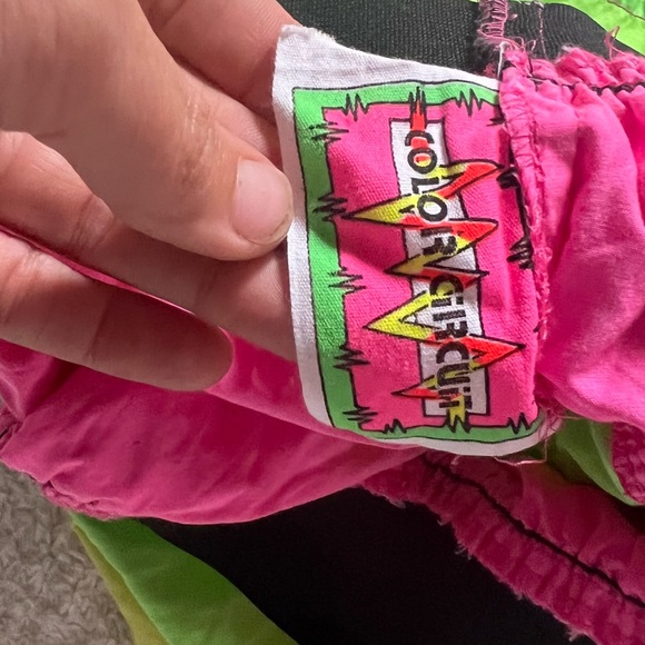 coolest Vintage 90s neon layered skirt - Picture 4 of 4